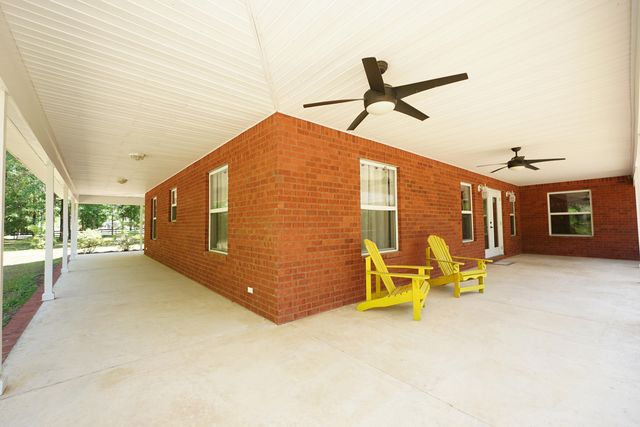 1116 Country Living Road, Baker, FL 32531