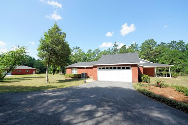 1116 Country Living Road, Baker, FL 32531