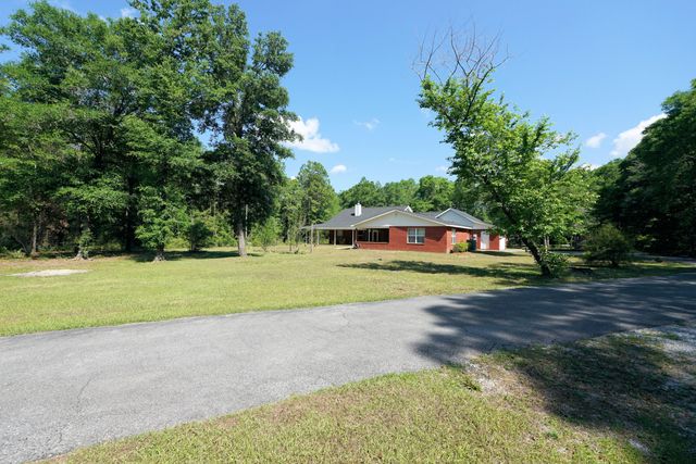 1116 Country Living Road, Baker, FL 32531