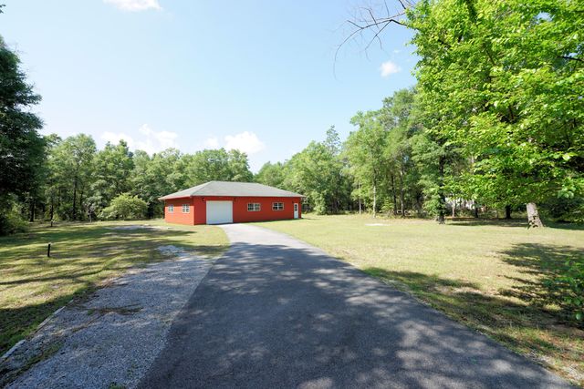 1116 Country Living Road, Baker, FL 32531