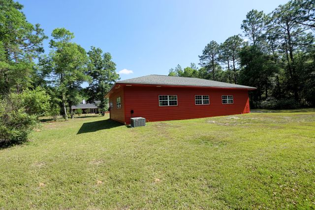 1116 Country Living Road, Baker, FL 32531