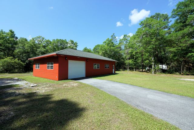 1116 Country Living Road, Baker, FL 32531