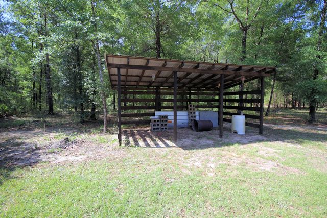 1116 Country Living Road, Baker, FL 32531