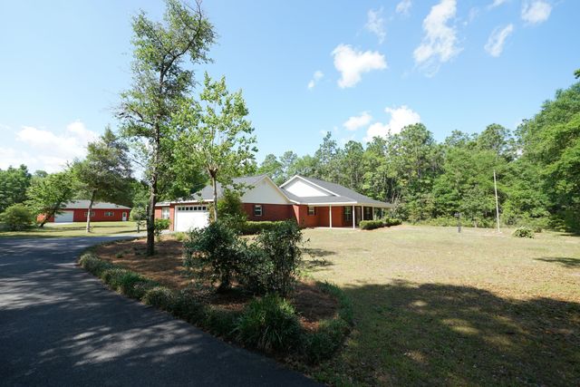 1116 Country Living Road, Baker, FL 32531