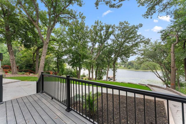 2020 Arcade Street, Maplewood, MN 55109