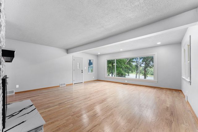 2020 Arcade Street, Maplewood, MN 55109