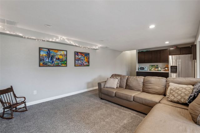 613 SE 17th Street, Grimes, IA 50111