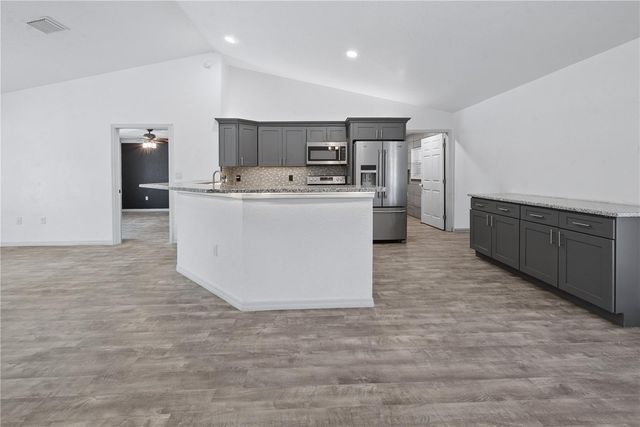 3630 W STRICKLAND AVENUE, Bell, FL 32619