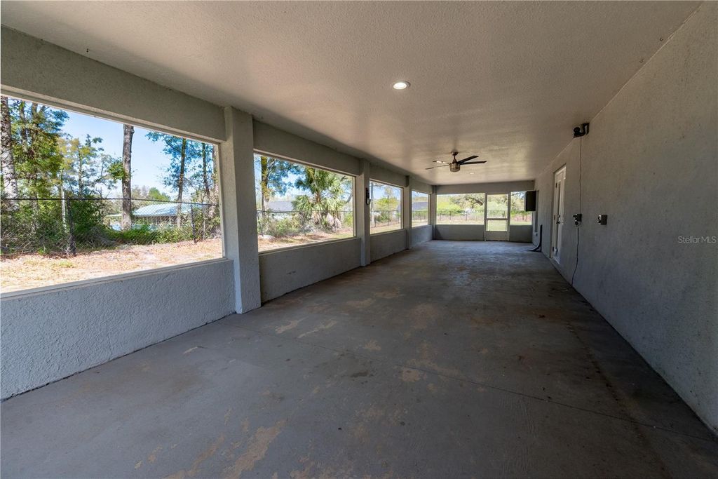 Image 11 of property listing at 3630 W STRICKLAND AVENUE, Bell, FL 32619