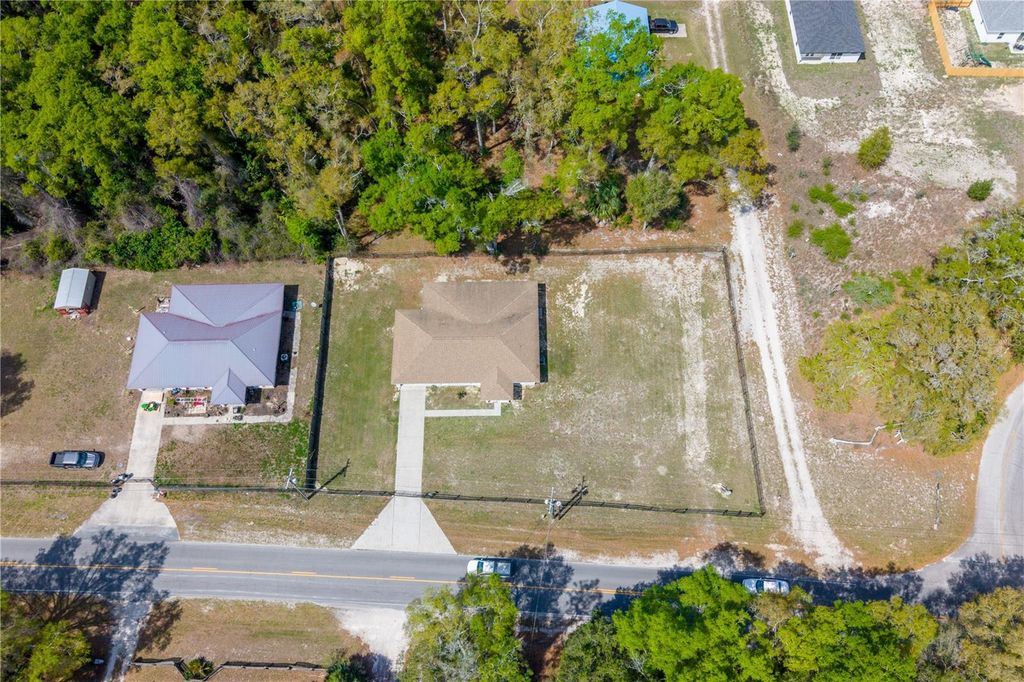 Image 14 of property listing at 3630 W STRICKLAND AVENUE, Bell, FL 32619