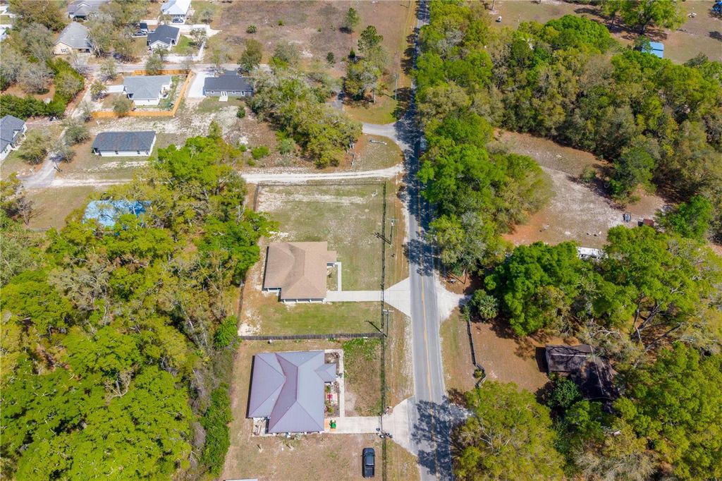 Image 17 of property listing at 3630 W STRICKLAND AVENUE, Bell, FL 32619