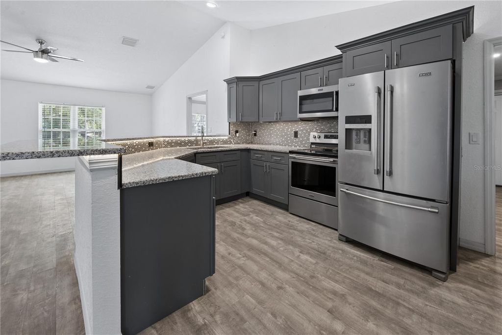 Image 24 of property listing at 3630 W STRICKLAND AVENUE, Bell, FL 32619