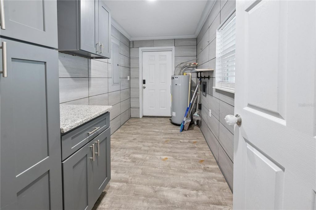 Image 39 of property listing at 3630 W STRICKLAND AVENUE, Bell, FL 32619