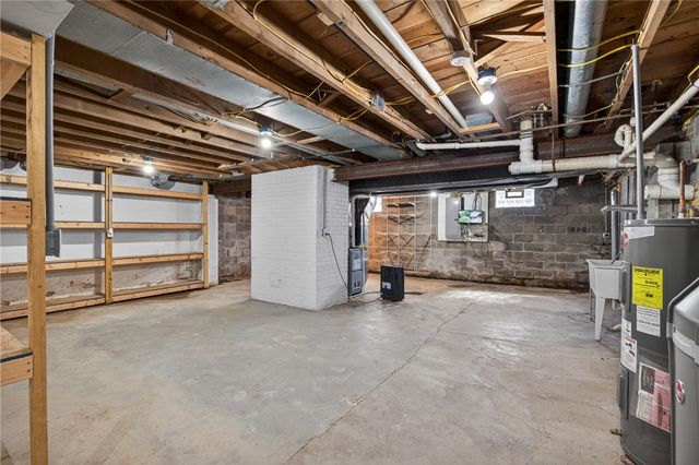 2523 Union Valley Rd, Wampum, PA 16157