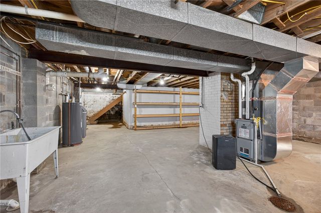 2523 Union Valley Rd, Wampum, PA 16157