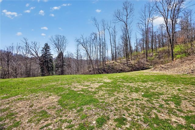 2523 Union Valley Rd, Wampum, PA 16157