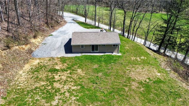 2523 Union Valley Rd, Wampum, PA 16157