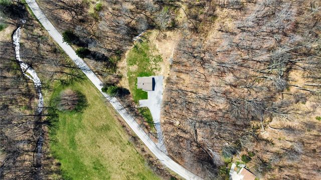 2523 Union Valley Rd, Wampum, PA 16157