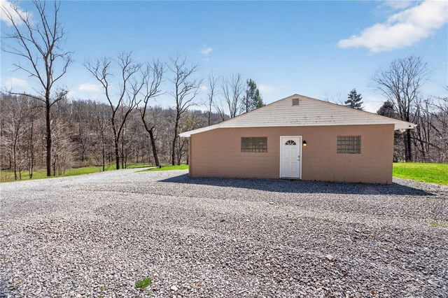 2523 Union Valley Rd, Wampum, PA 16157