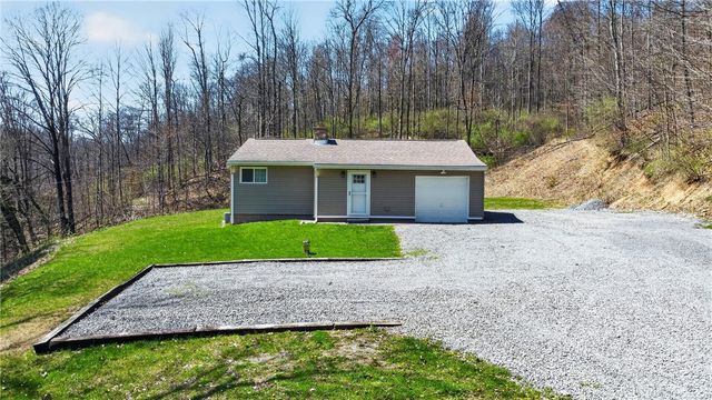 2523 Union Valley Rd, Wampum, PA 16157