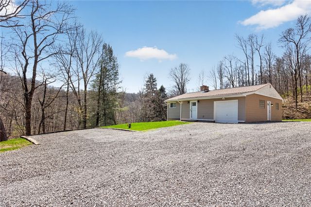 2523 Union Valley Rd, Wampum, PA 16157