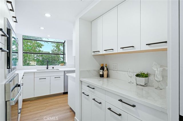 11601 Montana, Los Angeles, CA 90049