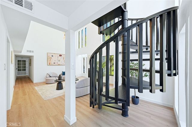 11601 Montana, Los Angeles, CA 90049