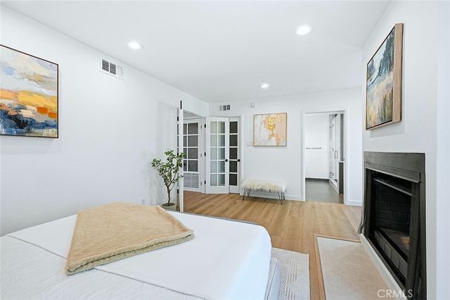 11601 Montana, Los Angeles, CA 90049