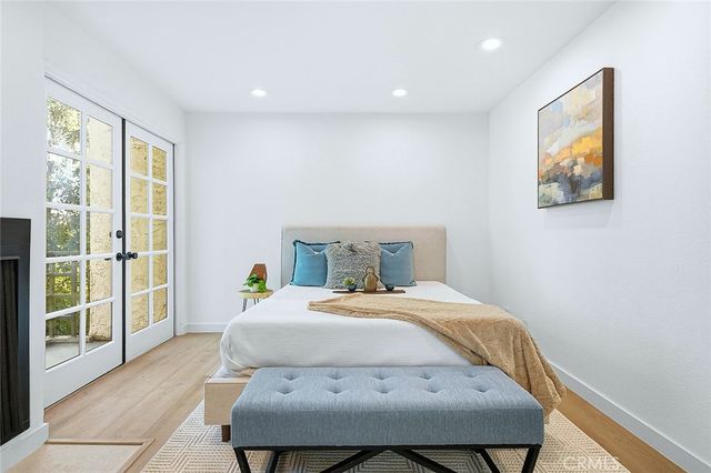 11601 Montana, Los Angeles, CA 90049