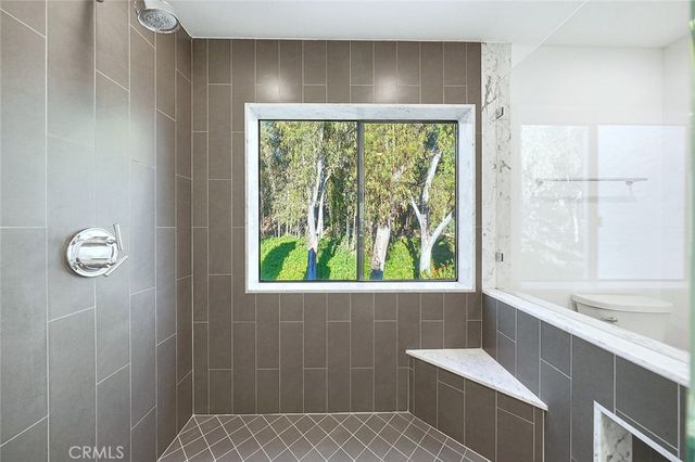 11601 Montana, Los Angeles, CA 90049