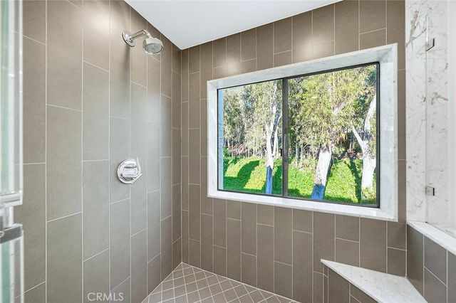 11601 Montana, Los Angeles, CA 90049