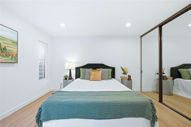 11601 Montana, Los Angeles, CA 90049