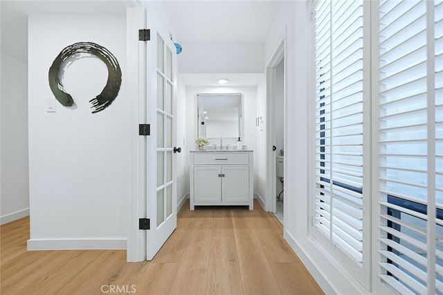 11601 Montana, Los Angeles, CA 90049