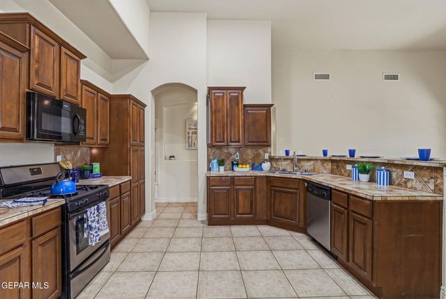 5544 GUSTAVO MADRID Lane, El Paso, TX 79934