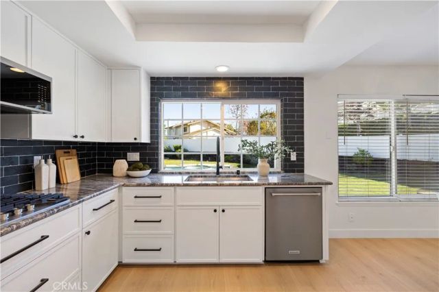 382 Thunderhead St, Thousand Oaks, CA 91360