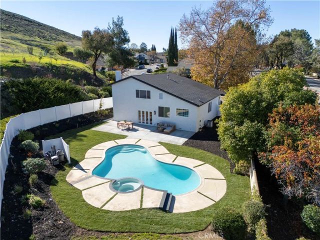 382 Thunderhead St, Thousand Oaks, CA 91360