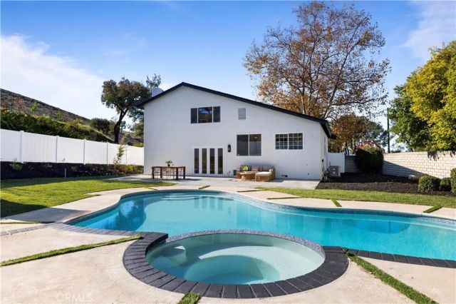 382 Thunderhead St, Thousand Oaks, CA 91360