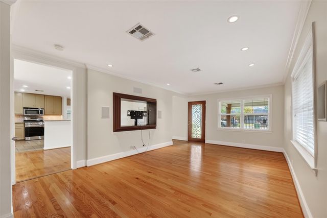 2010 Wakefield Drive, Houston, TX 77018