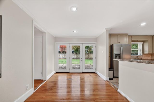 2010 Wakefield Drive, Houston, TX 77018