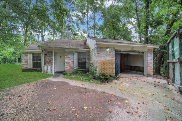 103 E Wavy Oak Circle, The Woodlands, TX 77381
