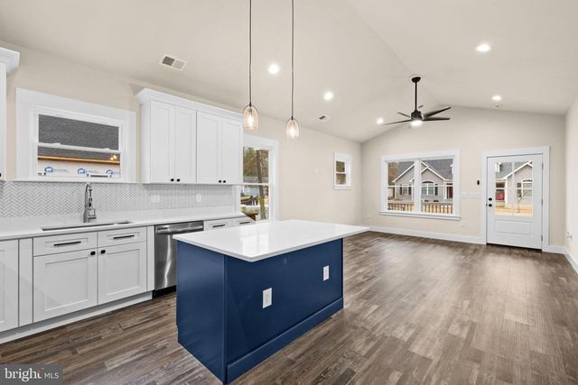 312 9TH ST, Colonial Beach, VA 22443
