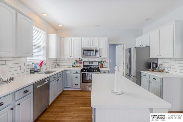 16148 V Circle, Omaha, NE 68135