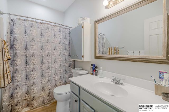 16148 V Circle, Omaha, NE 68135