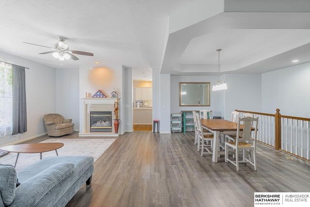 16148 V Circle, Omaha, NE 68135