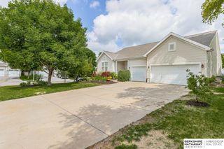 16148 V Circle, Omaha, NE 68135