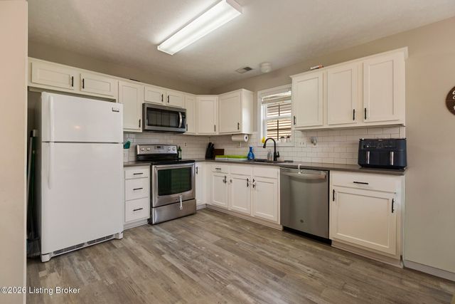 1208 Beckley Hills Ct, Louisville, KY 40245