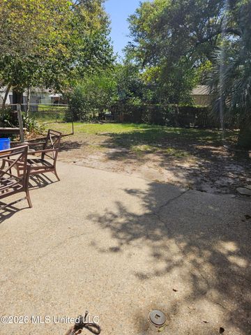 2535 Meadow Road, Biloxi, MS 39531