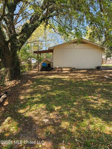 2535 Meadow Road, Biloxi, MS 39531