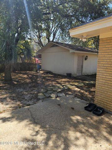 2535 Meadow Road, Biloxi, MS 39531