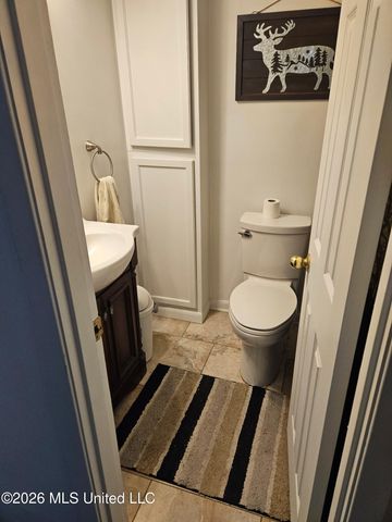 2535 Meadow Road, Biloxi, MS 39531